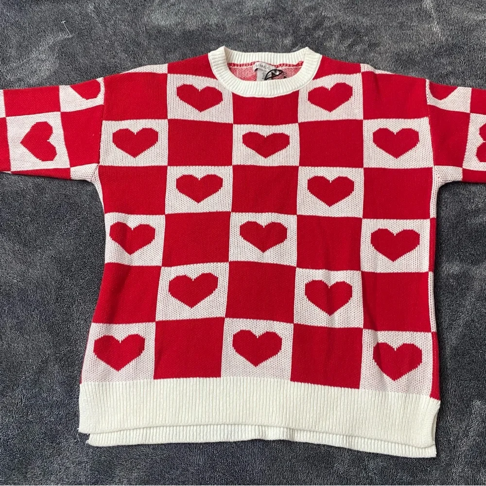 NWT Sincerely Jules Red and White Heart-Pattern Crewneck Woman’s Sweater SZ S - Picture 3 of 9